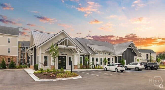 Building Photo - 1000 Chatham Center S Dr Rental