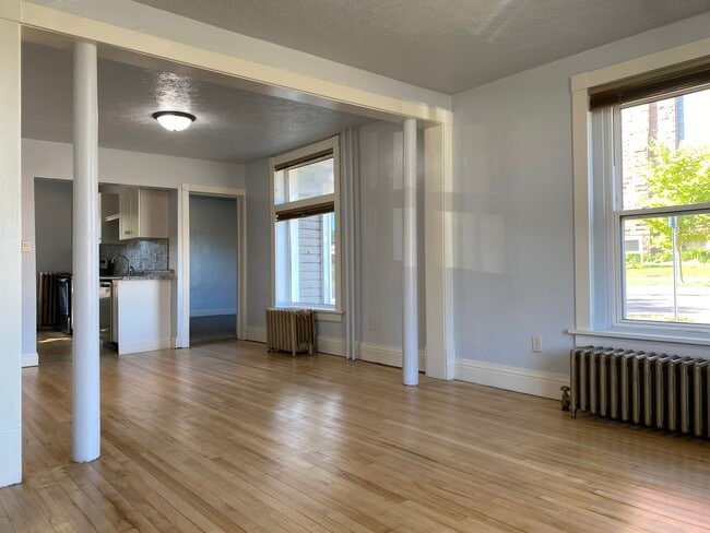 Building Photo - 249 W Baraga Ave Unit 1 W Baraga