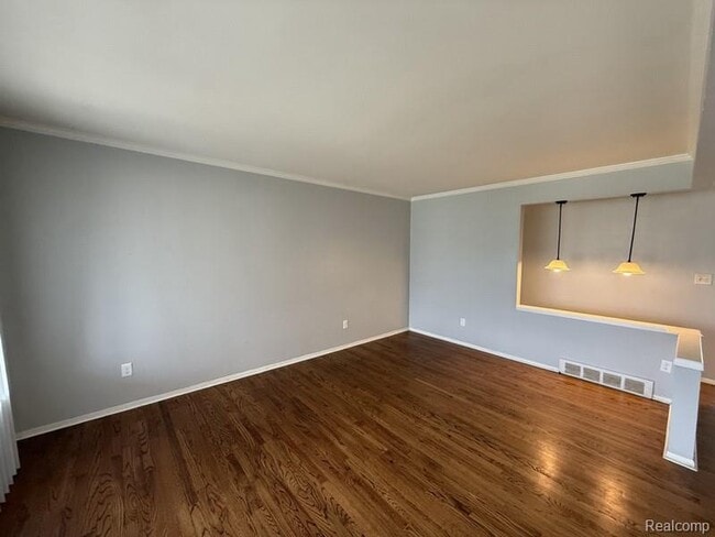 Photo - 34660 MacDonald Dr