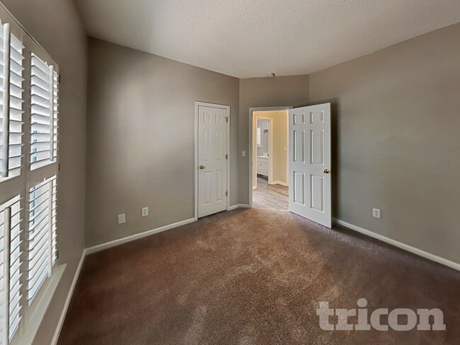 Photo - 110 Fawnhill Ct