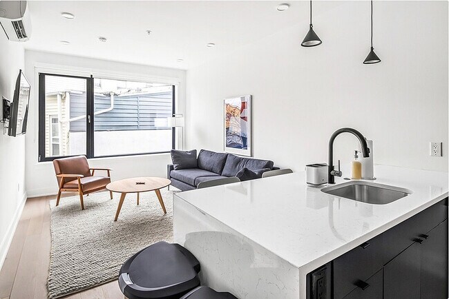 Sala de estar 965 Frankford - 965 Frankford