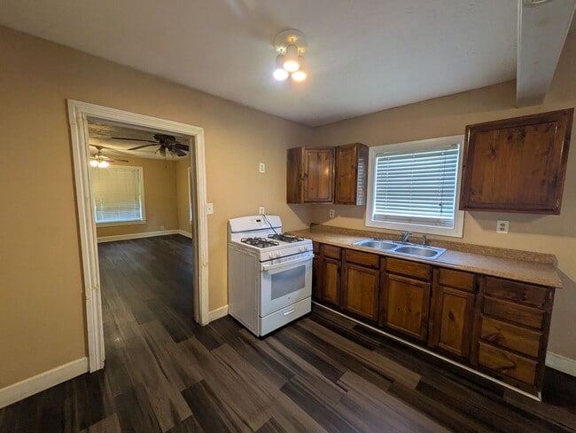 Photo - 2695 Goliad St