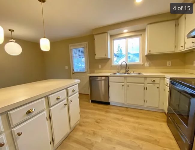 Photo - 2823 Pacific St