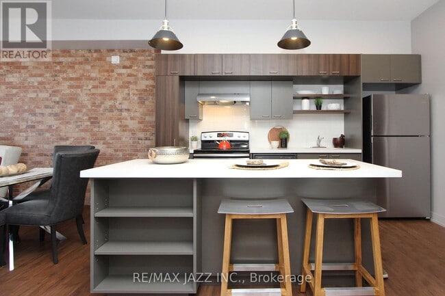 Photo - 201 - 14 1/2 KING STREET E Unit 201