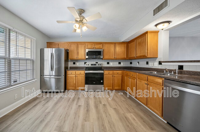 325 Shoshone Pl