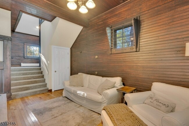 Photo - 1 Conklin Ave