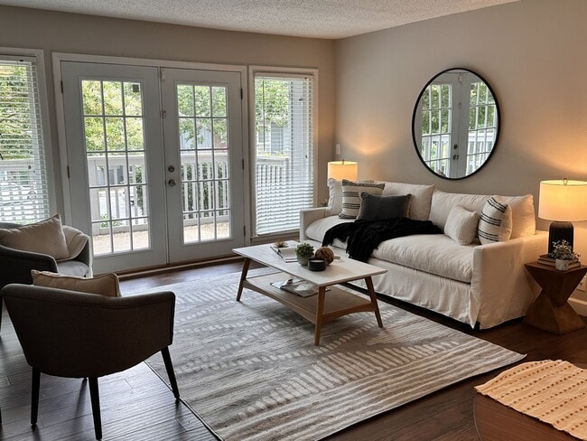 Building Photo - Bellemeade Highlands Condo