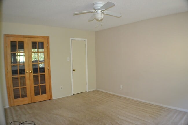 Photo - Townhouse for Lease in Dallas