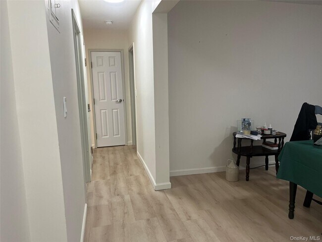 Photo - 208-10-208-139 39th Ave