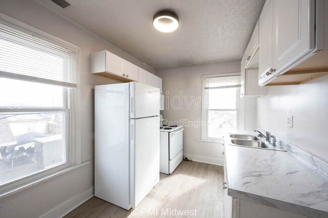 Photo - 2211 E New York St Unit B