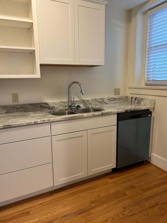 Photo - WINDSOR MANOR