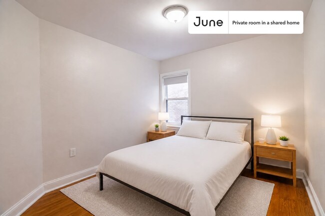 Building Photo - Room in Shared 4 bed/1 bath home in Roxbury