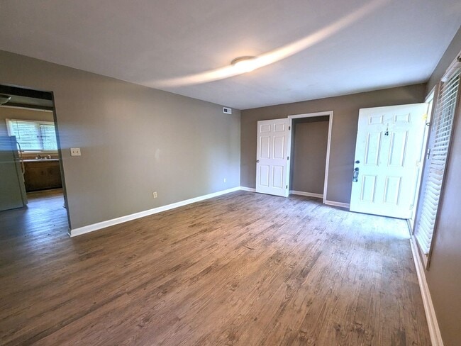 9008 Mahogany Row SE Unidad 4