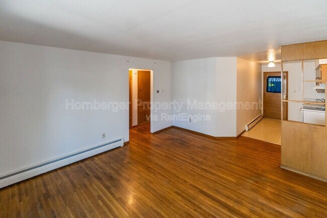 Photo - 807 W Alice Ave