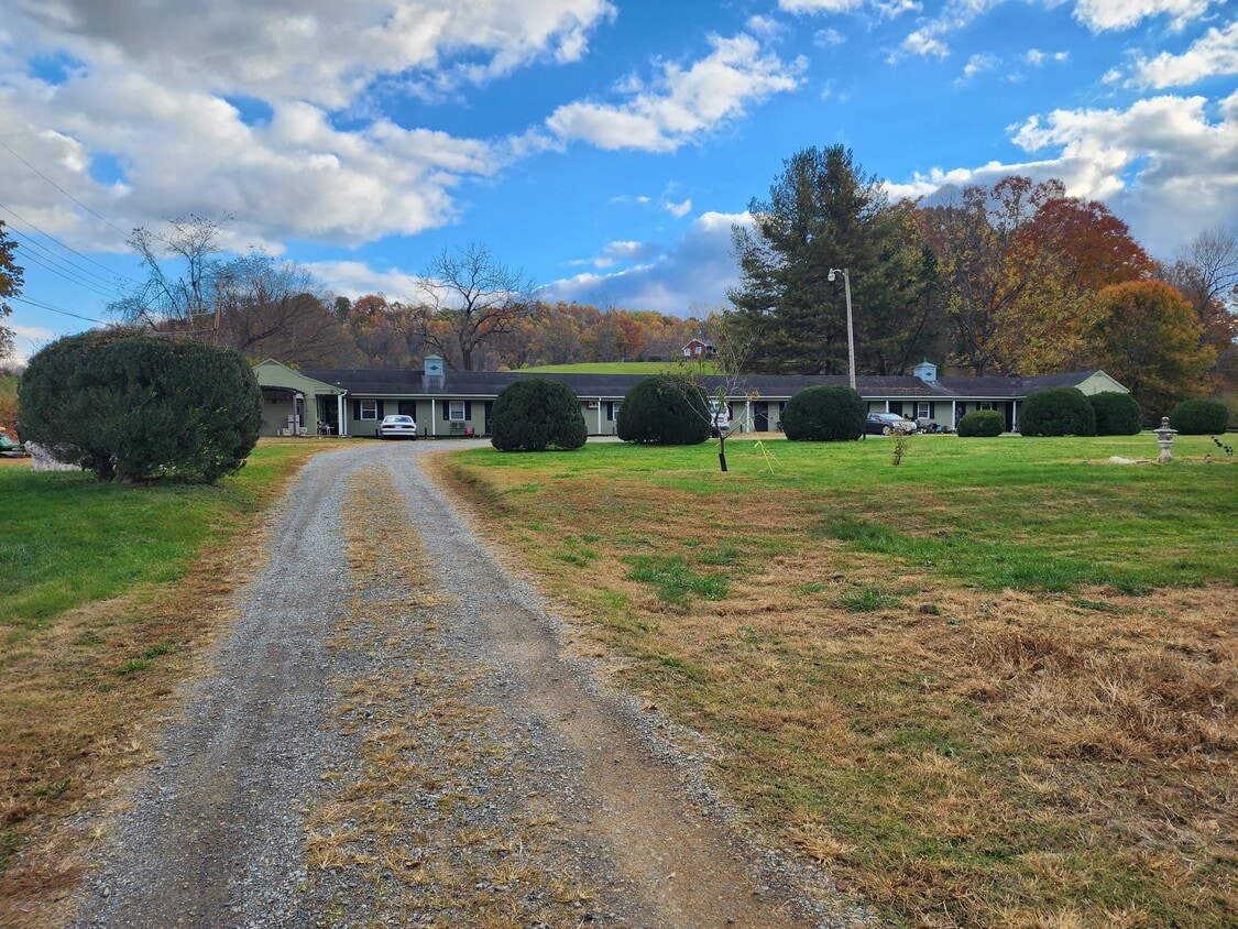 Boxwood Apartments - Boxwood Apartments