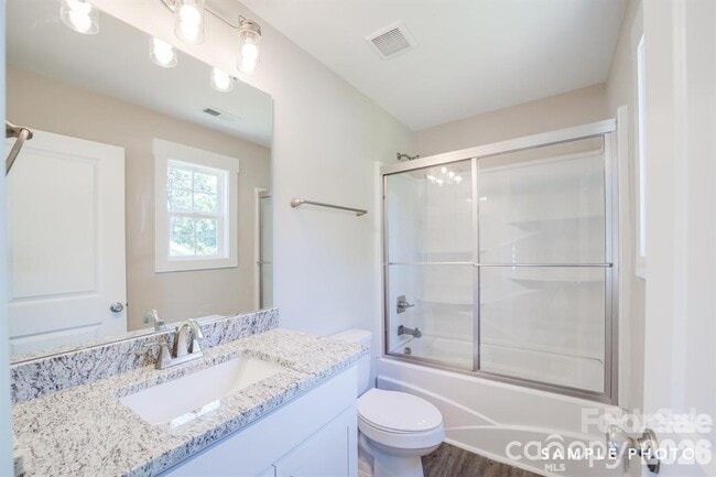 1245 Carolyn Ave