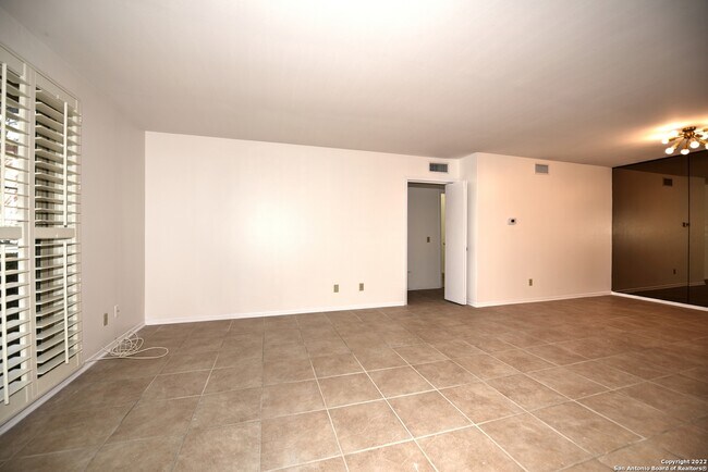 Photo - 7500 Callaghan Rd