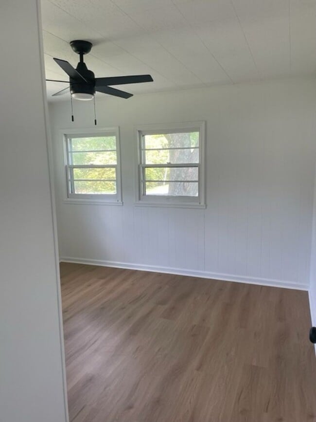 1024 Halsey Ln