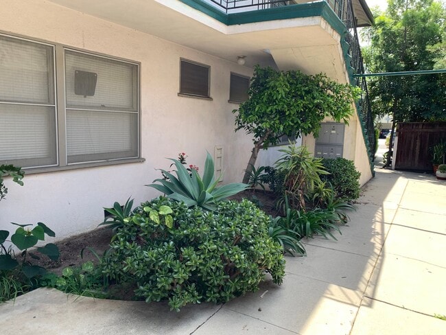 Photo - 3646 Vinton Ave Unidad A