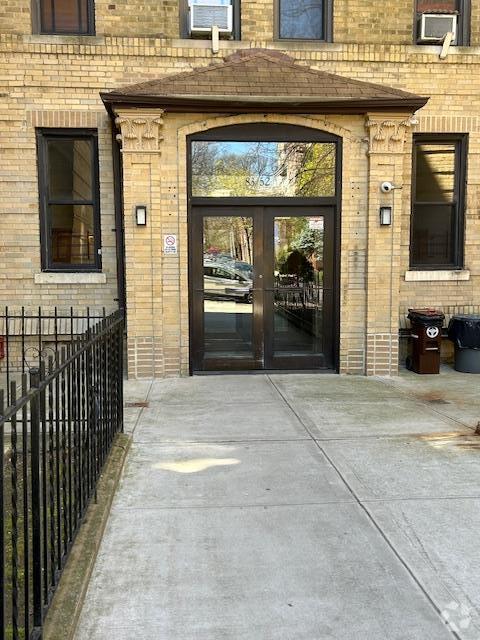 Building Photo - 8352 Talbot St Unit 2G Rental