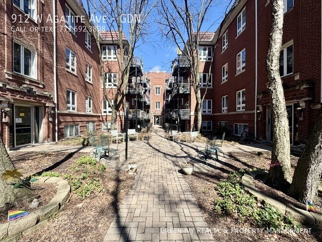 Building Photo - 912 W Agatite Ave Unit GDN