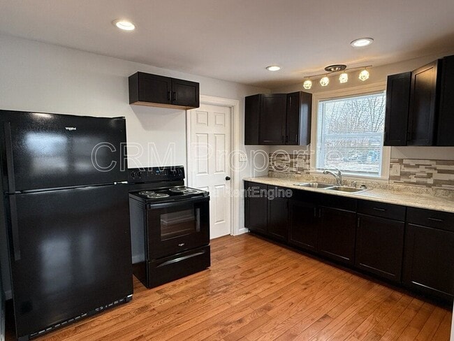 Photo - 1001 E Broadway St