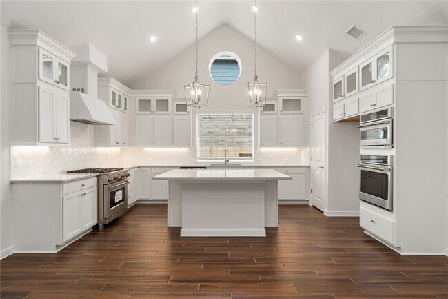 2615 Clapbread Ln