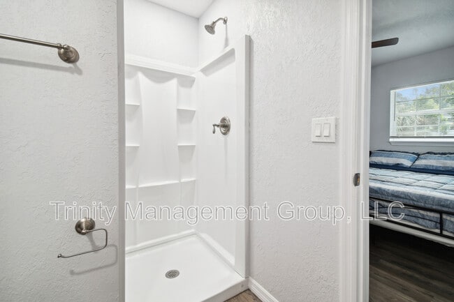 Photo - 1051 Dogwood Dr