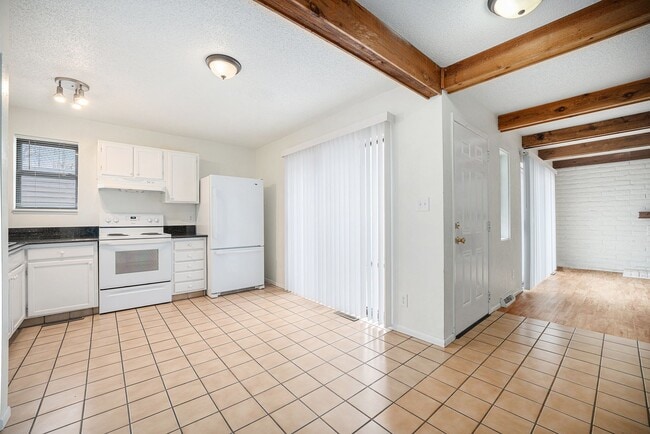 Photo - Charming 2 Bedroom 1.5 Bathroom Condo in Southeast Denver available Now!