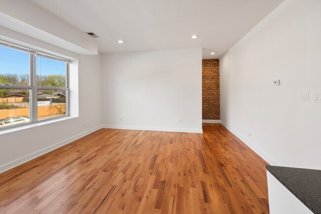 Photo - 7223 N Rogers Ave Unidad 1