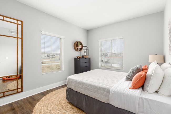 Photo - Ascent at Pointe Grande