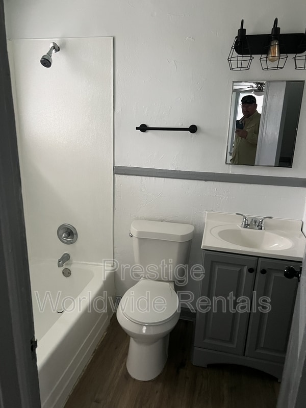 Photo - 495 Mellon St