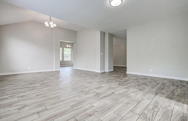 Photo - 1302 Crete Ln