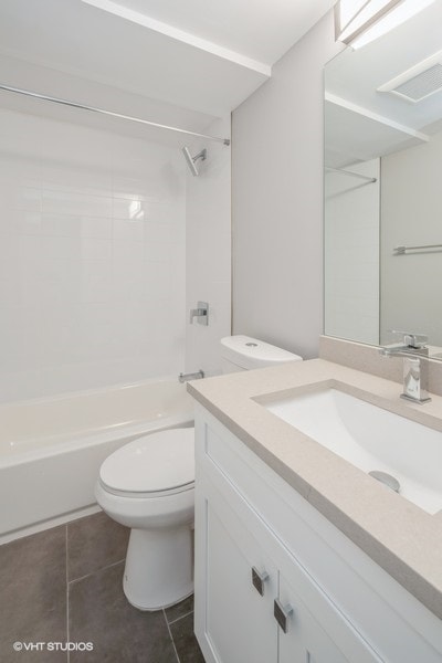 Photo - 4941 S Champlain Ave Unit 4F
