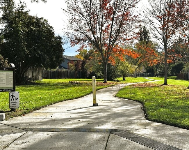 Building Photo - 432 Cambiaso Pl