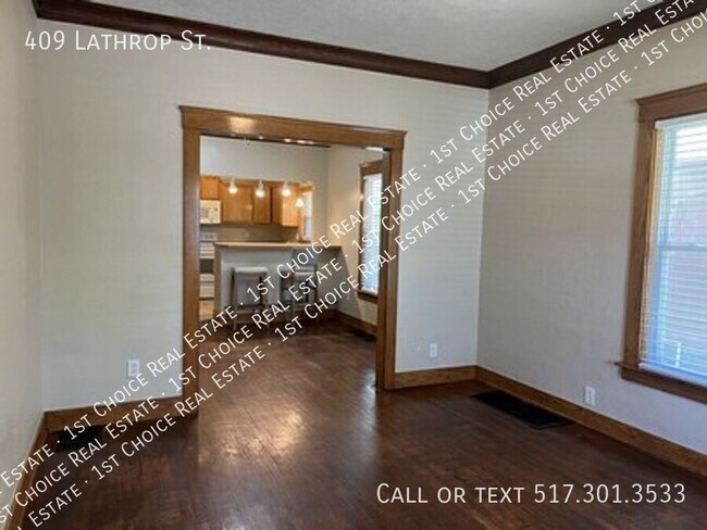 Photo - 409 Lathrop St