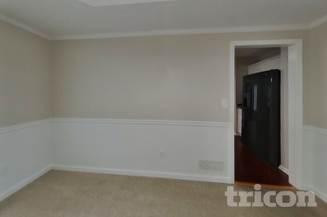 Photo - 2290 Lost Forest Ln SW