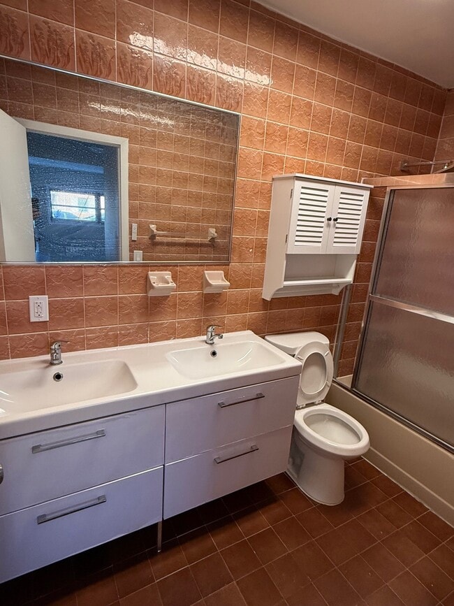1060 SW 36th Ct Unit Front Studio