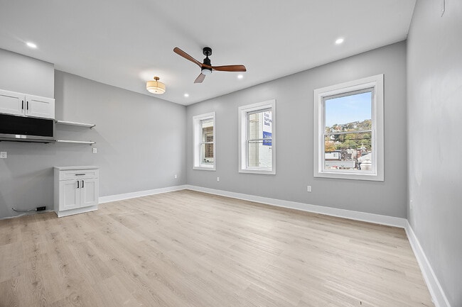 Photo - 1109 E Carson St