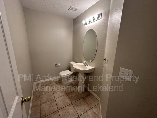 Photo - 6955 Lake Eaglebrooke Dr