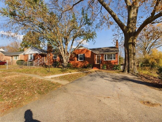 Photo - 7505 Landsworth Ave