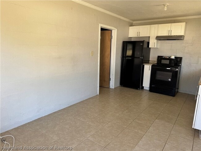 Photo - 315 Sangster St
