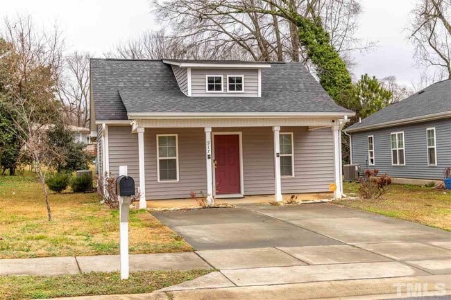 Building Photo - 917 Skinner Dr