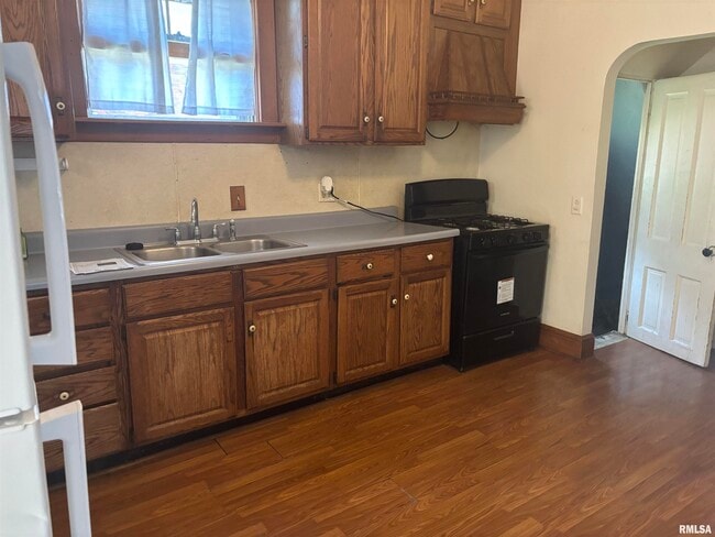 Photo - 2319 East St