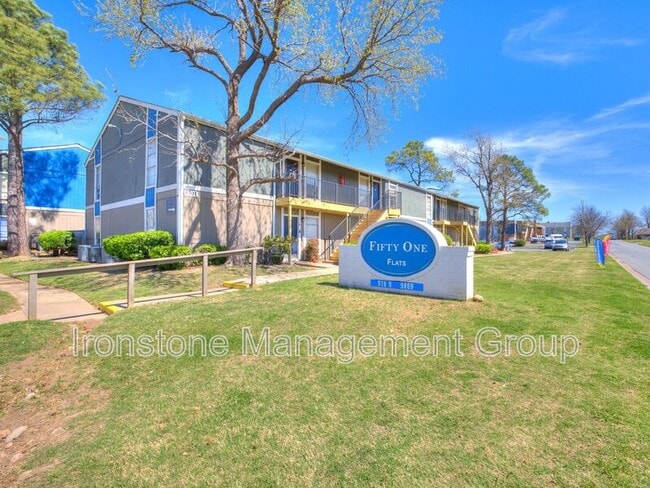 Building Photo - 5323 E 47th Pl