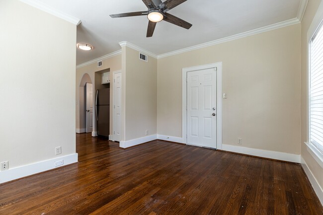 Photo - 1808 Wheeler Ave Unit 1