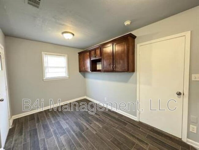 Photo - 3033 O'Hara Dr N