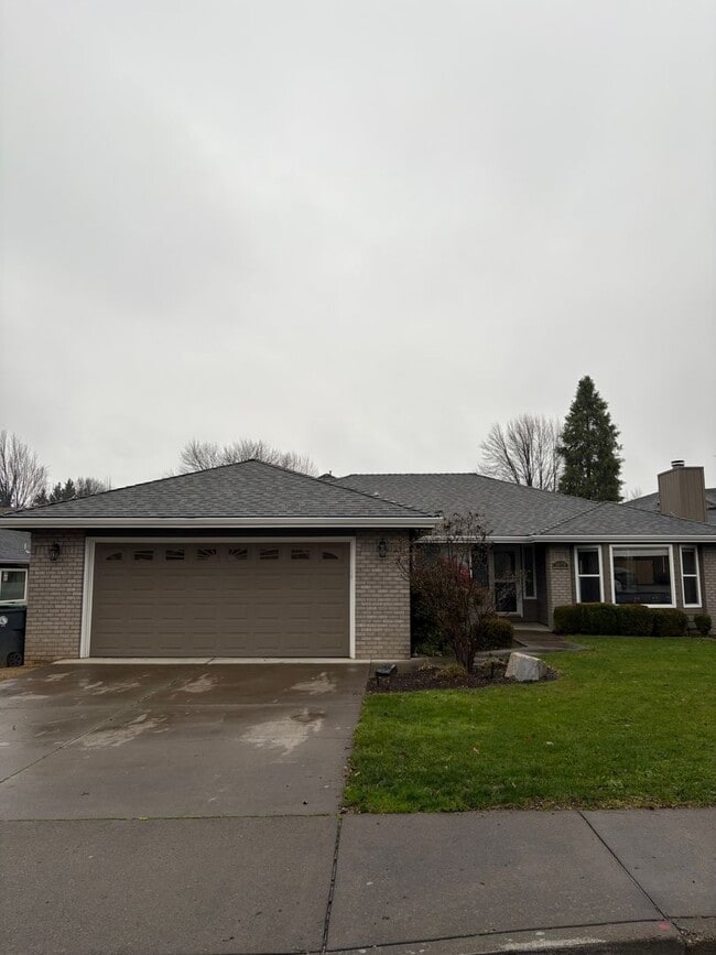 Building Photo - Beautifully Updated Single-Level Home with Fireplace & Garage