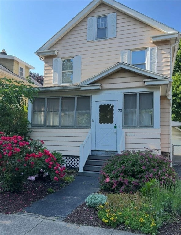 Building Photo - 70 Brentwood St Rental
