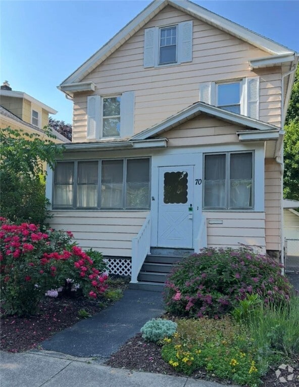 Building Photo - 70 Brentwood St Rental